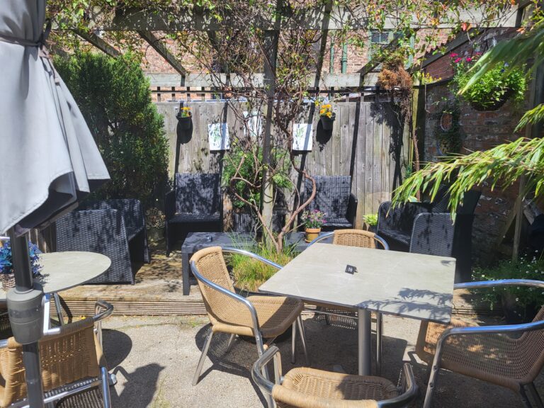Earl Grey Tea rooms garden